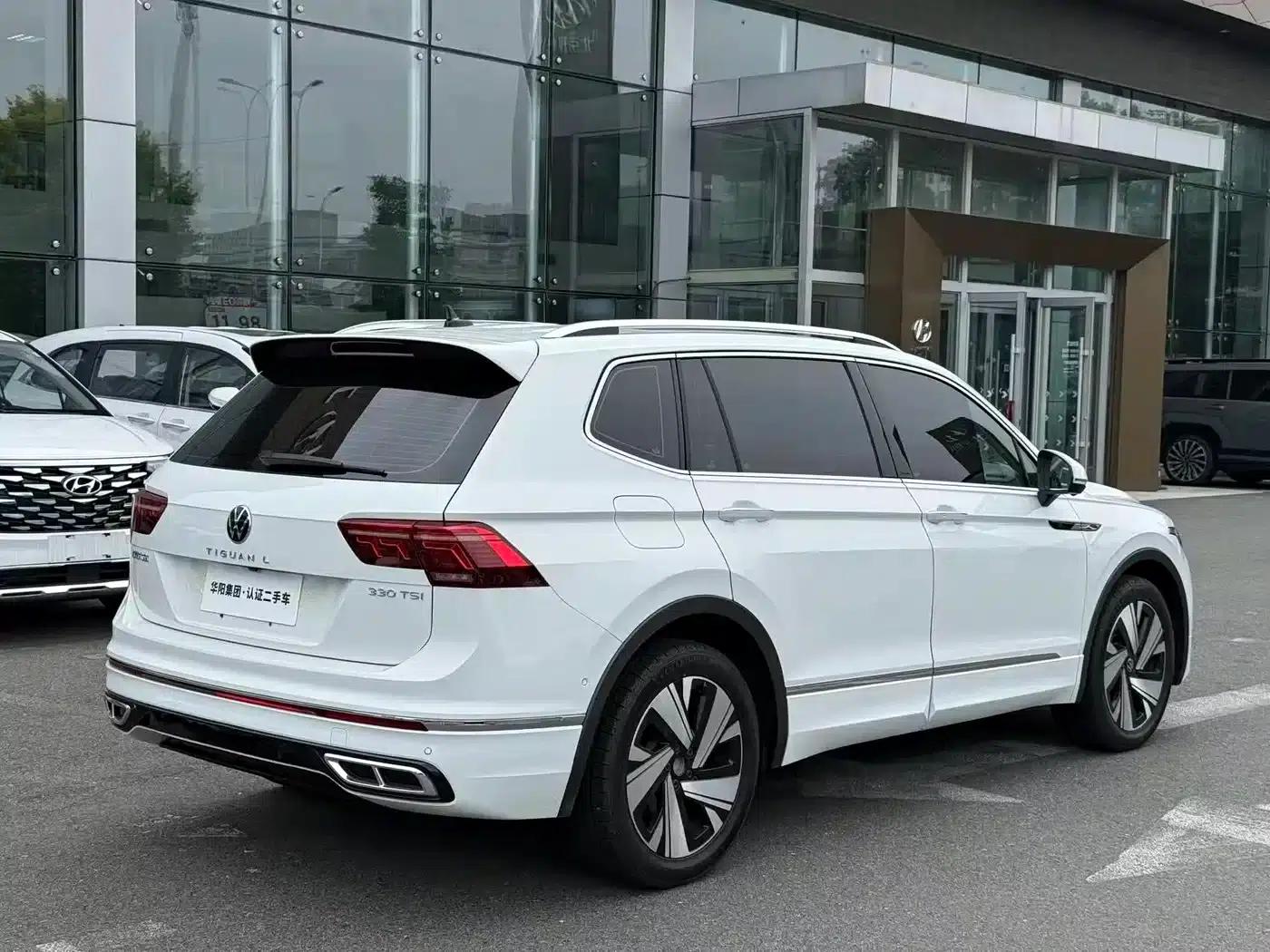 Tiguan L 2023 330TSI Automatic 2WD R-Line Premium Edition — миниатюра 4