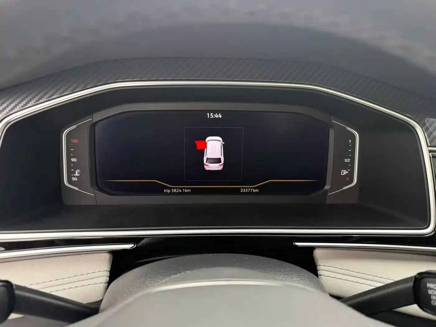 Tiguan L 2023 330TSI Automatic 2WD R-Line Premium Edition — миниатюра 8