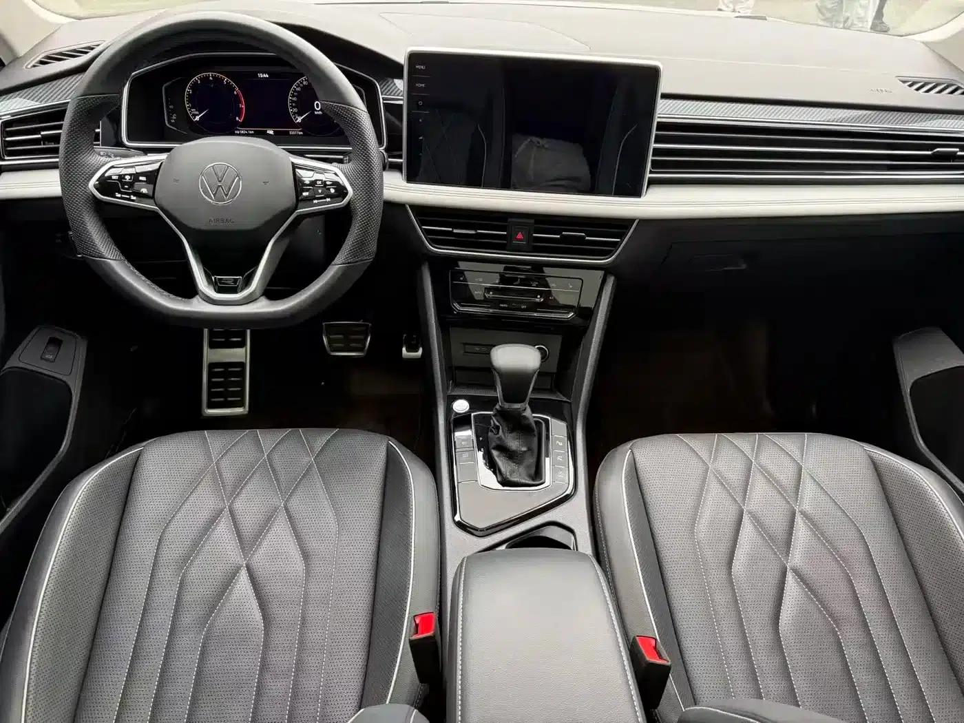 Tiguan L 2023 330TSI Automatic 2WD R-Line Premium Edition — миниатюра 9