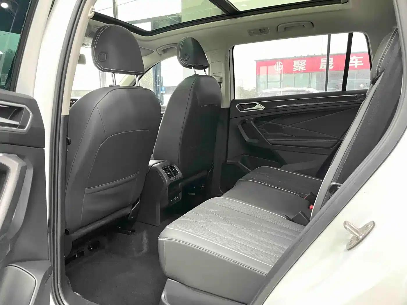 Tiguan L 2023 280TSI Automatic 2WD Trendy Limited Edition — миниатюра 10