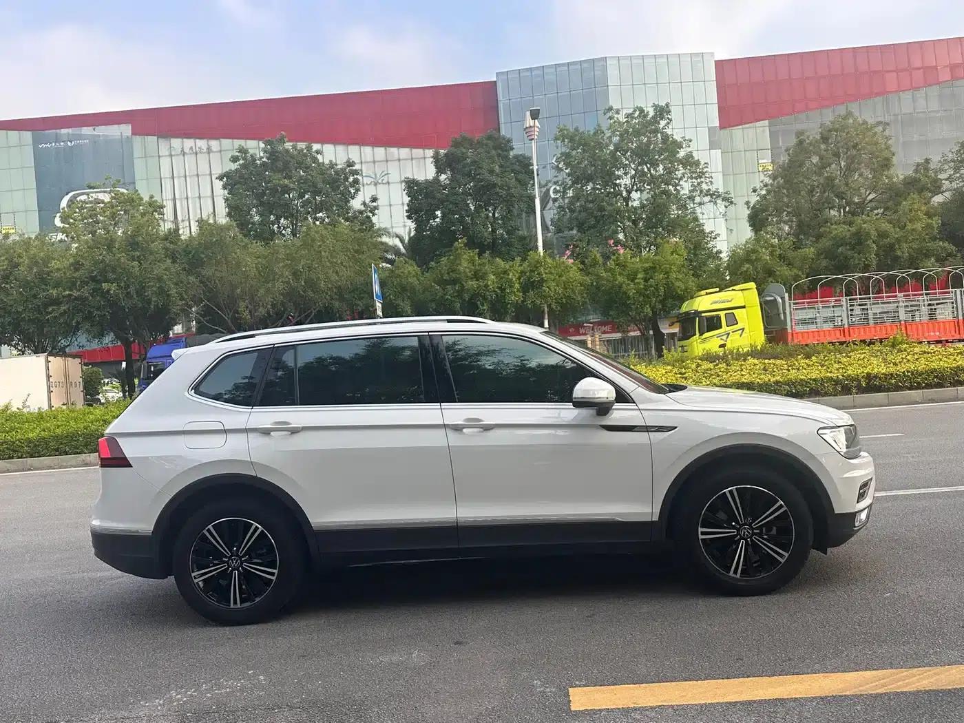 Tiguan L 2021 330TSI Automatic 2WD Smart Edition — миниатюра 15