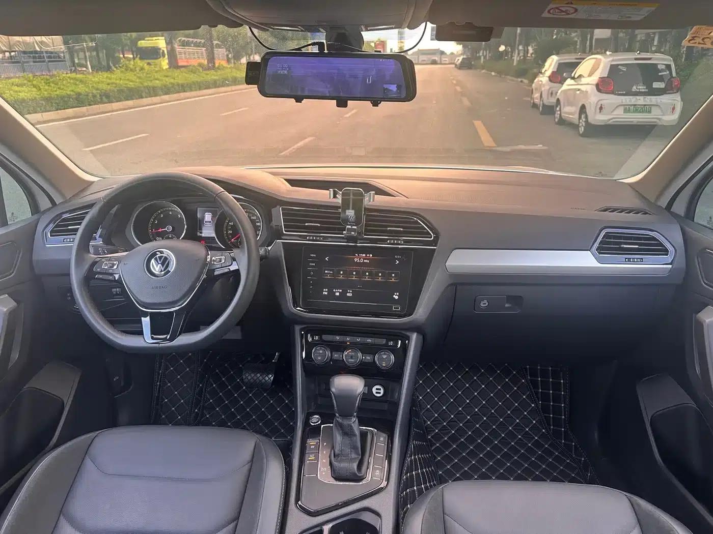 Tiguan L 2021 330TSI Automatic 2WD Smart Edition — миниатюра 4