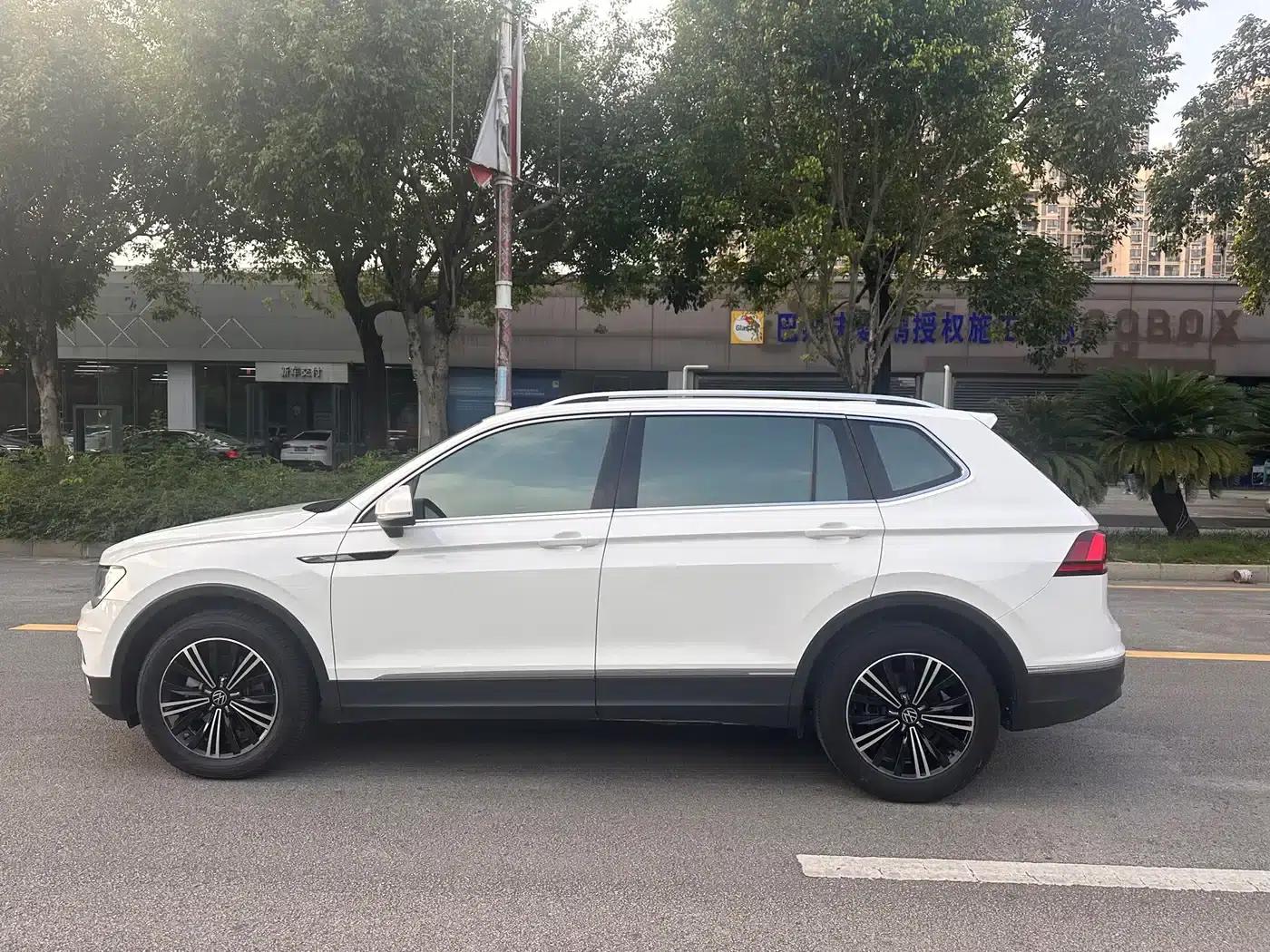 Tiguan L 2021 330TSI Automatic 2WD Smart Edition — миниатюра 10