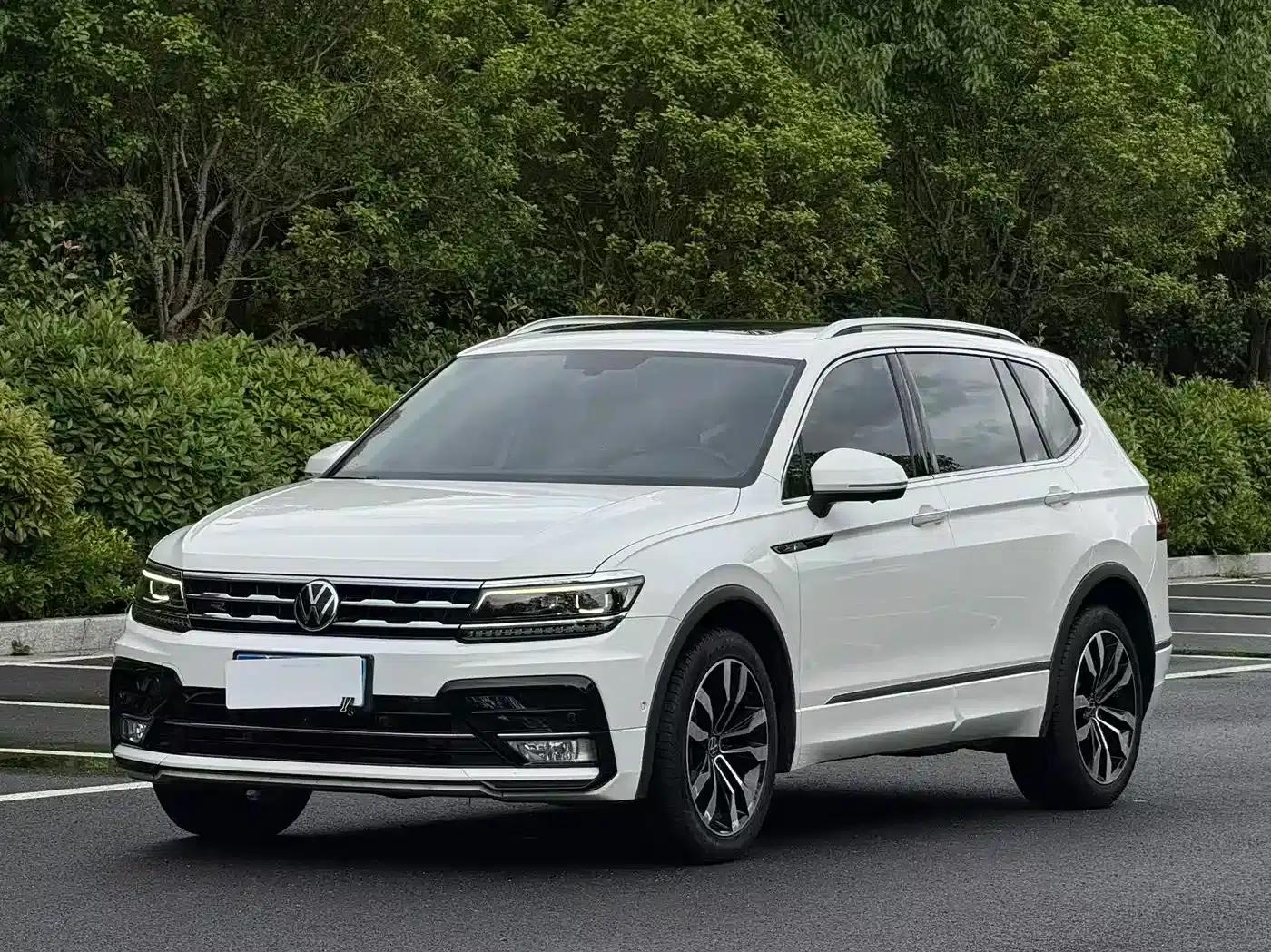 Tiguan L 2021 330TSI Automatic 2WD R-Line Premium Edition — миниатюра 1