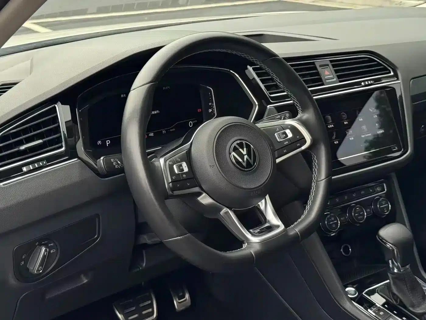 Tiguan L 2021 330TSI Automatic 2WD R-Line Premium Edition — миниатюра 13