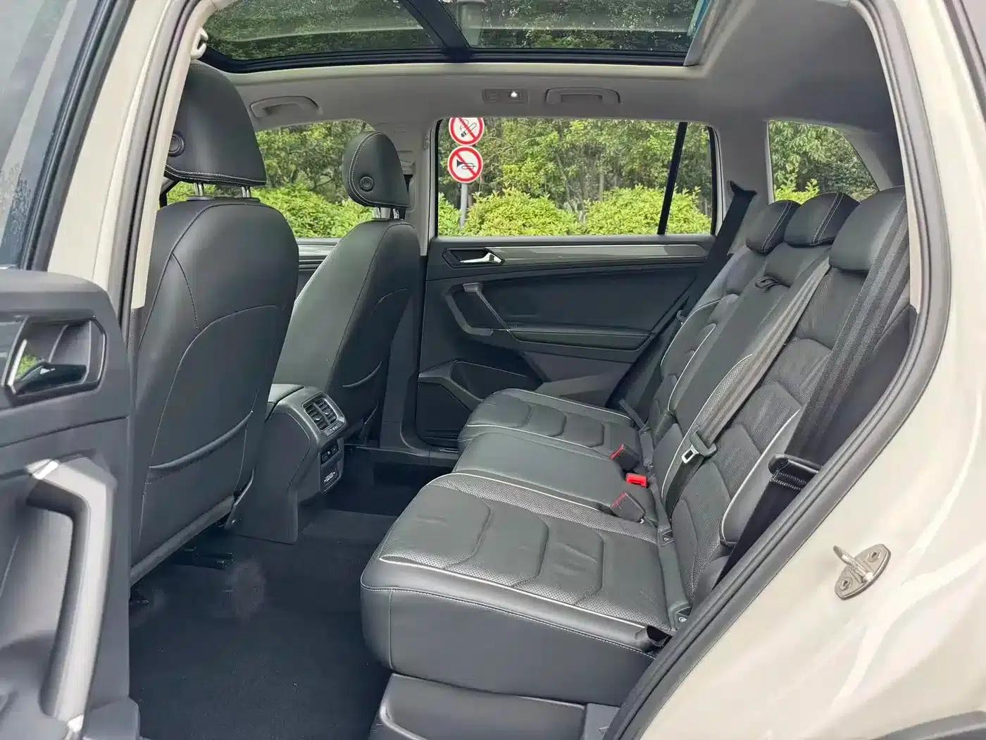 Tiguan L 2021 330TSI Automatic 2WD R-Line Premium Edition — миниатюра 8