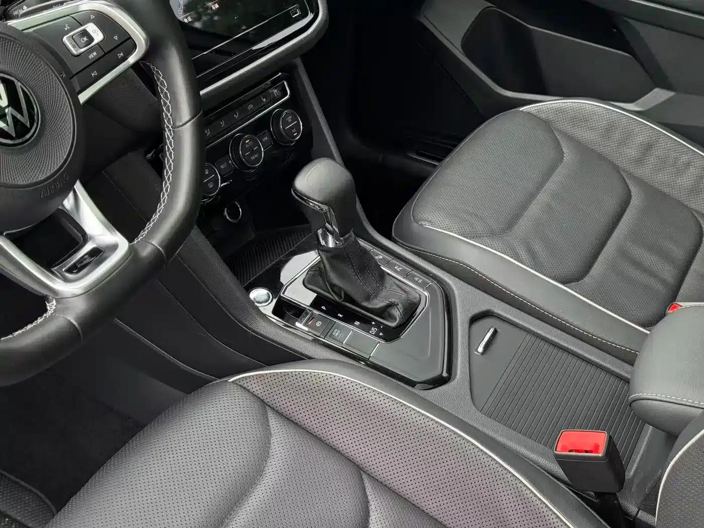 Tiguan L 2021 330TSI Automatic 2WD R-Line Premium Edition — миниатюра 9