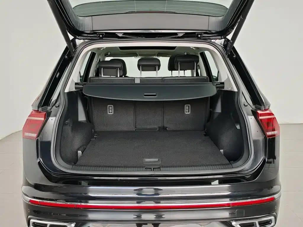 Tiguan L 2023 330TSI Automatic 2WD R-Line Flagship Edition — миниатюра 16