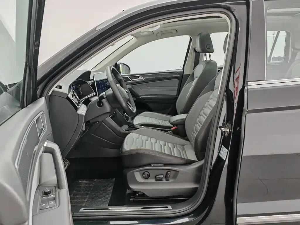Tiguan L 2023 330TSI Automatic 2WD R-Line Flagship Edition — миниатюра 10