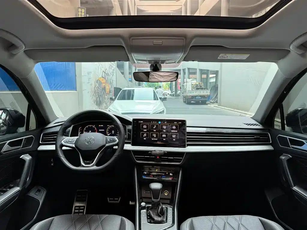 Tiguan L 2024 330TSI Automatic 2WD R-Line Premium Edition — миниатюра 11