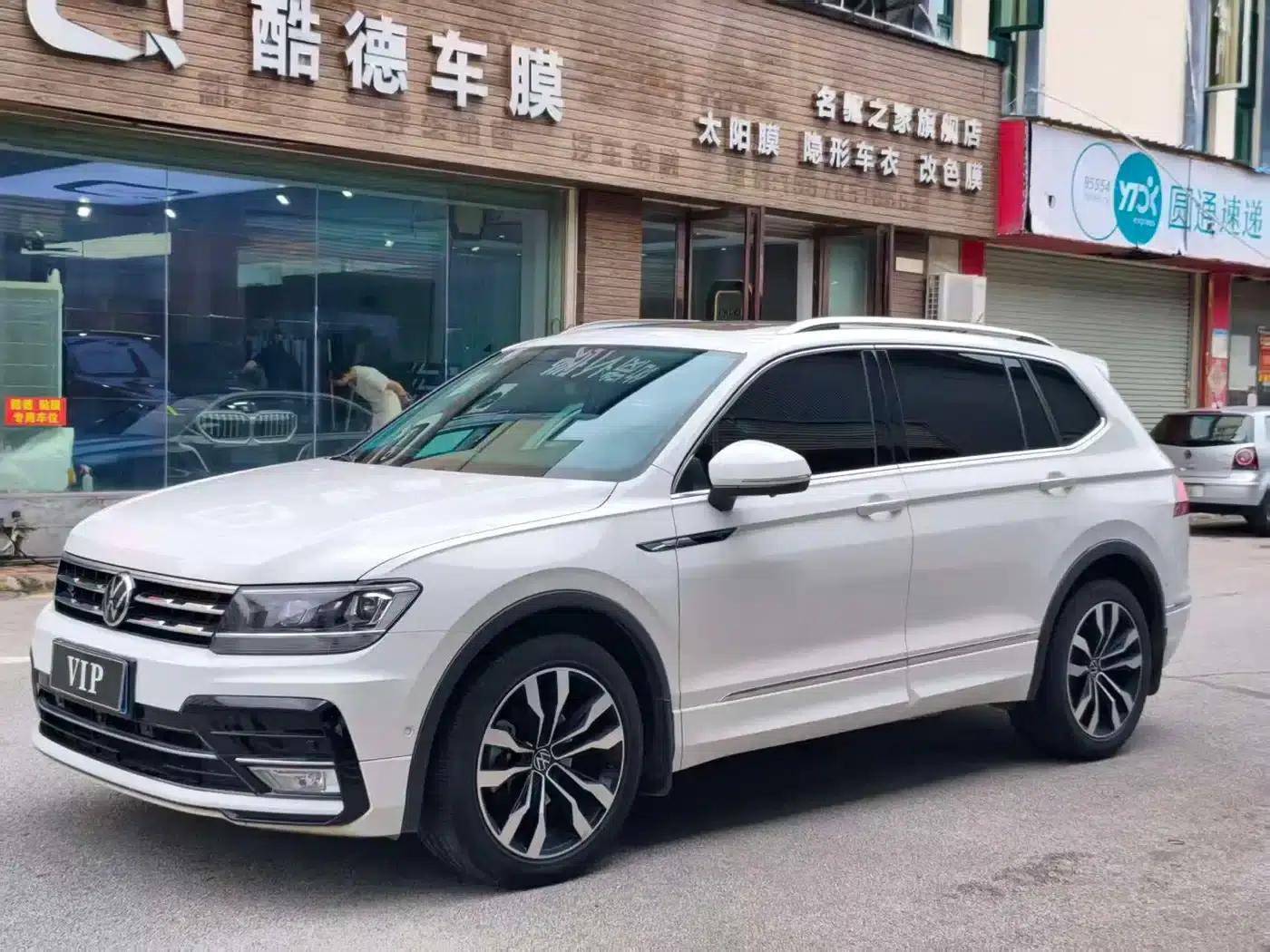 Tiguan L 2021 330TSI Automatic 2WD R-Line Premium Edition — миниатюра 1