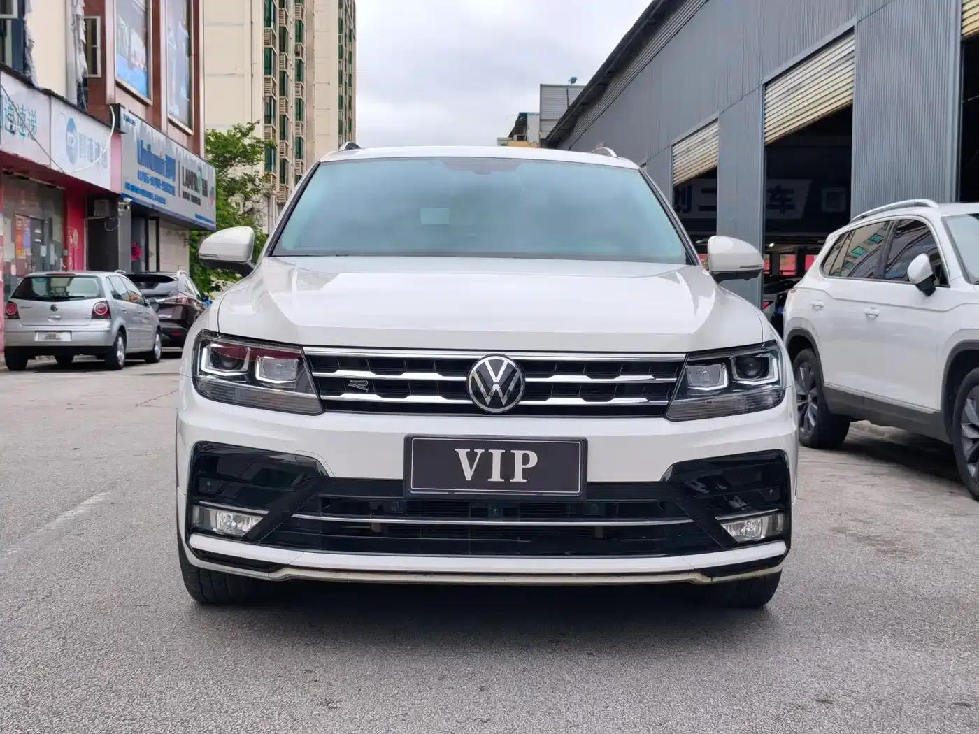 Tiguan L 2021 330TSI Automatic 2WD R-Line Premium Edition — миниатюра 2