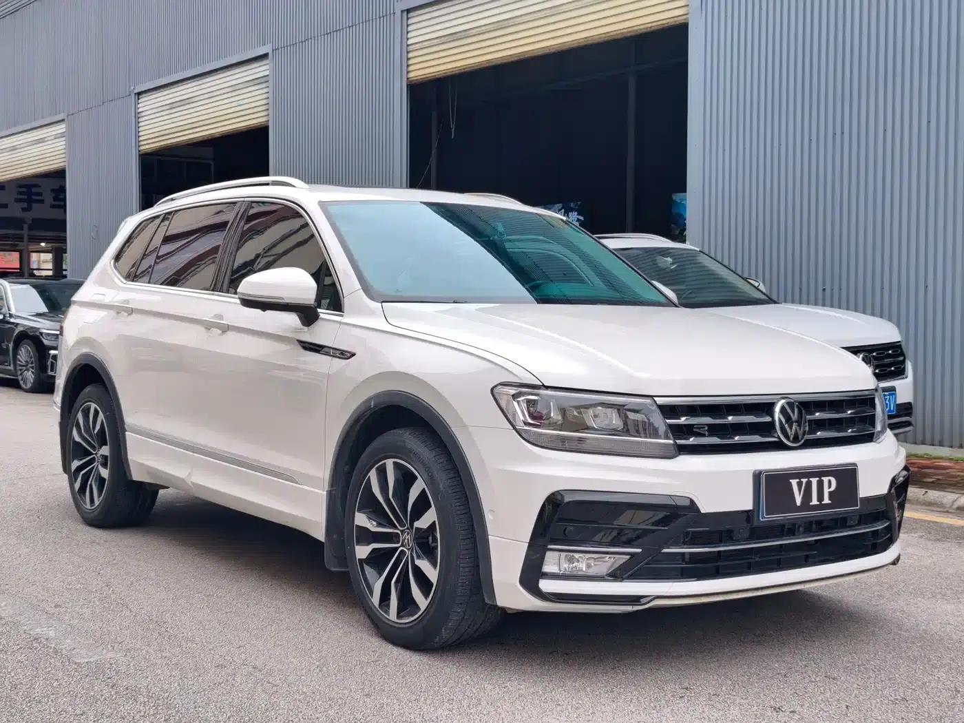 Tiguan L 2021 330TSI Automatic 2WD R-Line Premium Edition — миниатюра 3