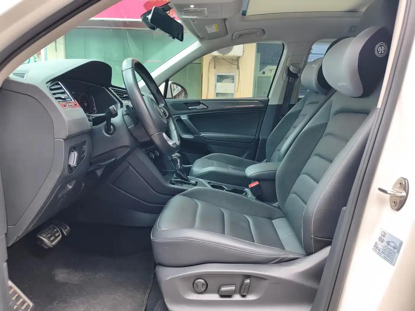 Tiguan L 2021 330TSI Automatic 2WD R-Line Premium Edition — миниатюра 4