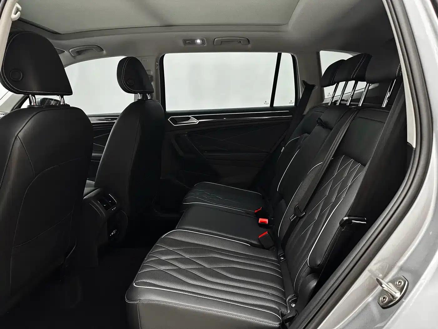 Tiguan L 2023 280TSI Automatic 2WD Trendy Limited Edition — миниатюра 22