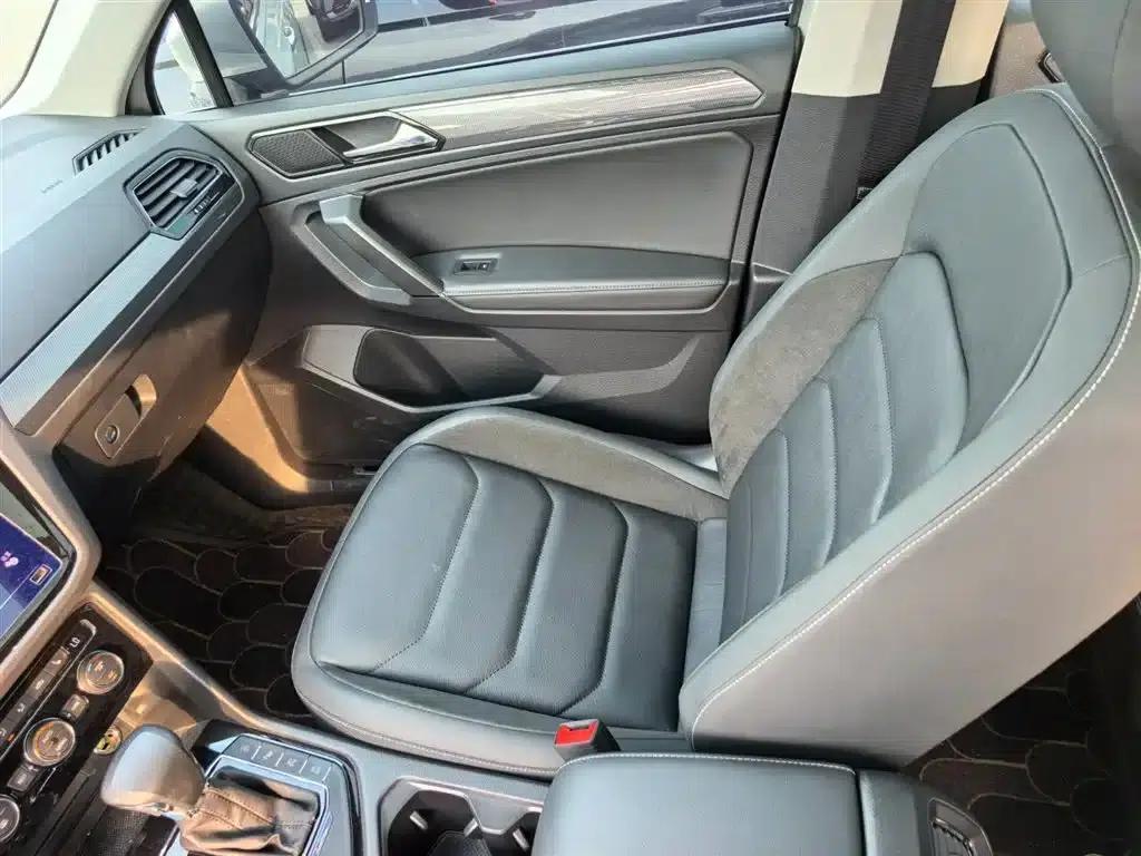 Tiguan L 2021 380TSI Automatic 4WD R-Line Premium Edition 7-Seater — миниатюра 11