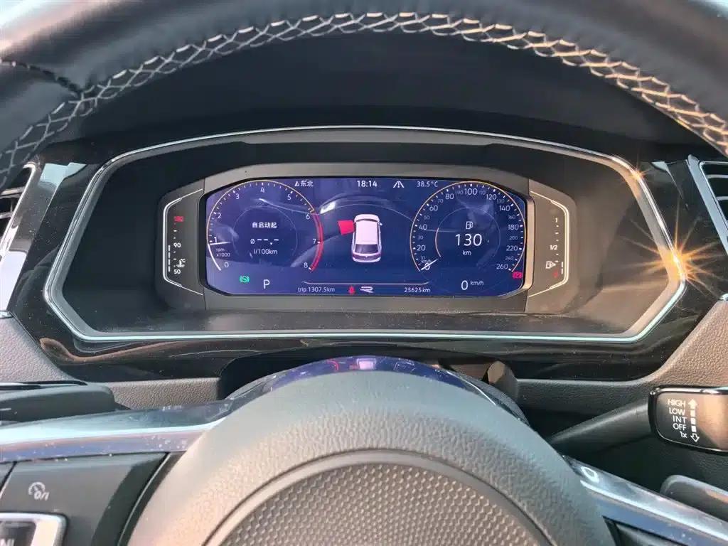 Tiguan L 2021 380TSI Automatic 4WD R-Line Premium Edition 7-Seater — миниатюра 12