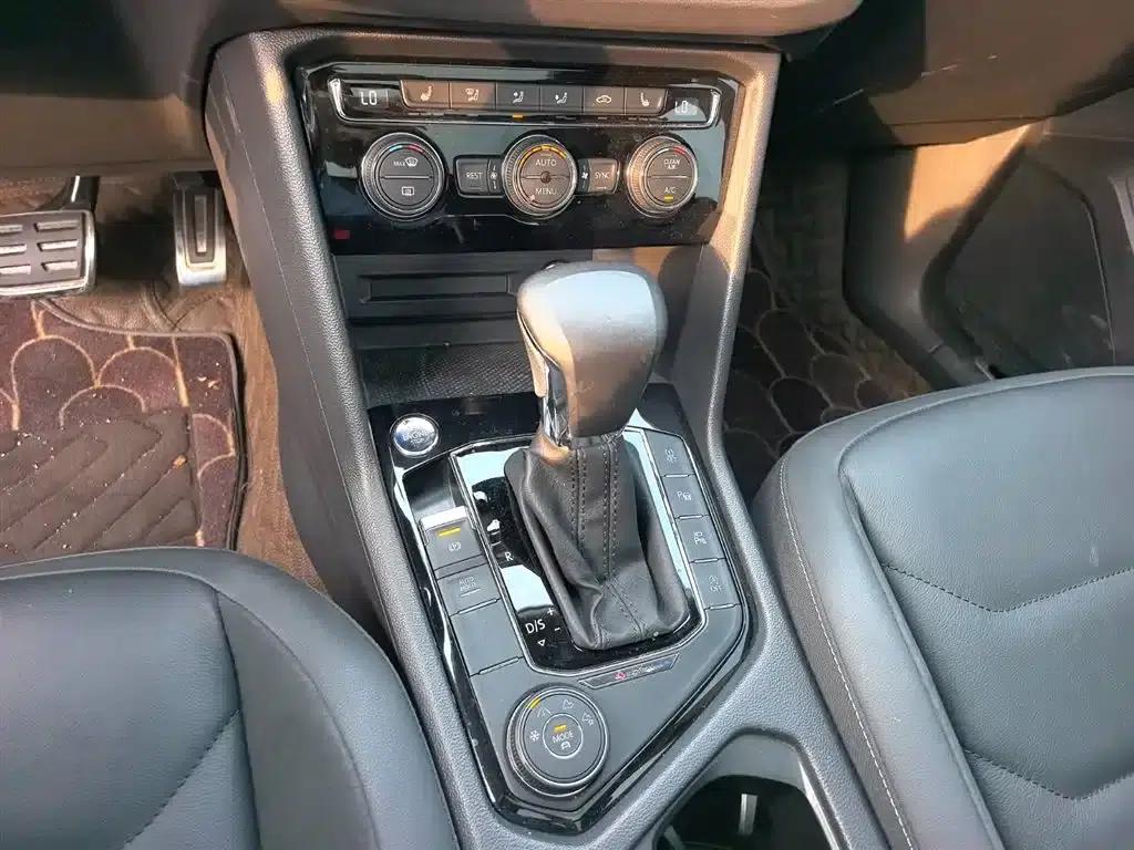 Tiguan L 2021 380TSI Automatic 4WD R-Line Premium Edition 7-Seater — миниатюра 14