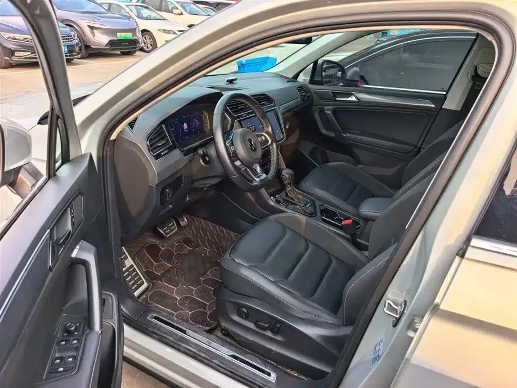Tiguan L 2021 380TSI Automatic 4WD R-Line Premium Edition 7-Seater — миниатюра 8