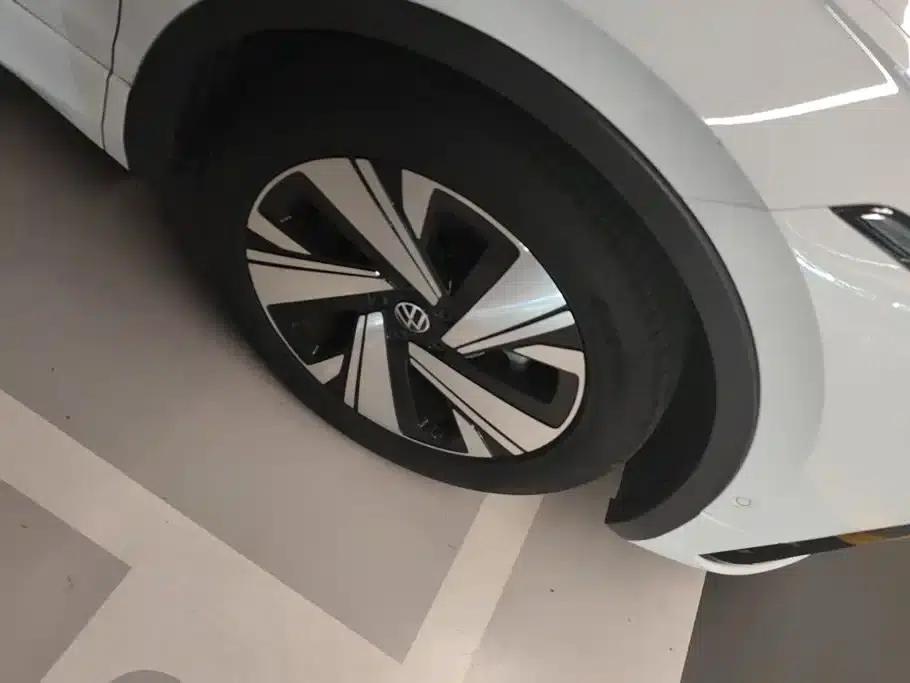 Tiguan L 2023 Facelift 330TSI Automatic 2WD R-Line Flagship Edition — миниатюра 6