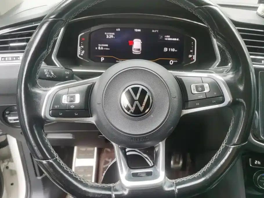 Tiguan L 2021 330TSI Automatic 2WD R-Line Premium Edition — миниатюра 15