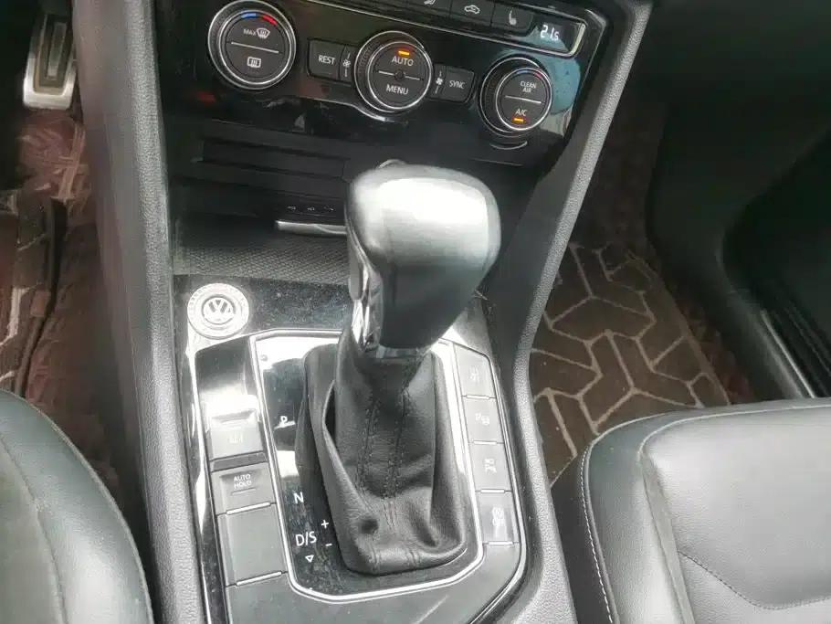 Tiguan L 2021 330TSI Automatic 2WD R-Line Premium Edition — миниатюра 16