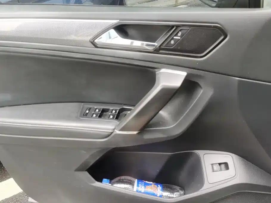 Tiguan L 2021 330TSI Automatic 2WD R-Line Premium Edition — миниатюра 7