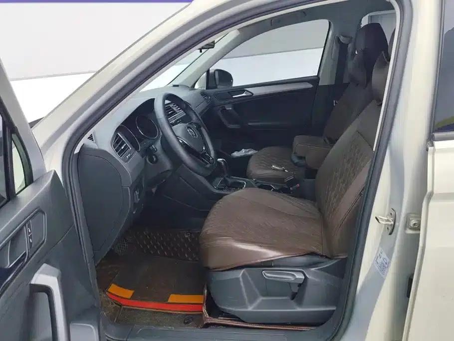Tiguan L 2020 330TSI Automatic 2WD Fashion Edition (China VI Emission Standard) — миниатюра 9