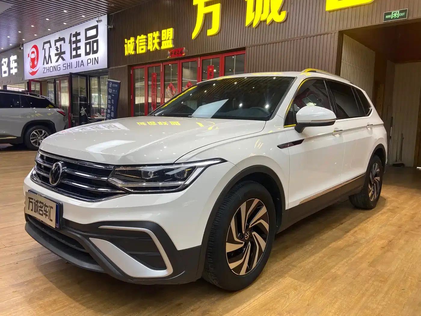 Tiguan L 2022 330TSI Automatic 2WD Smart Edition — миниатюра 1