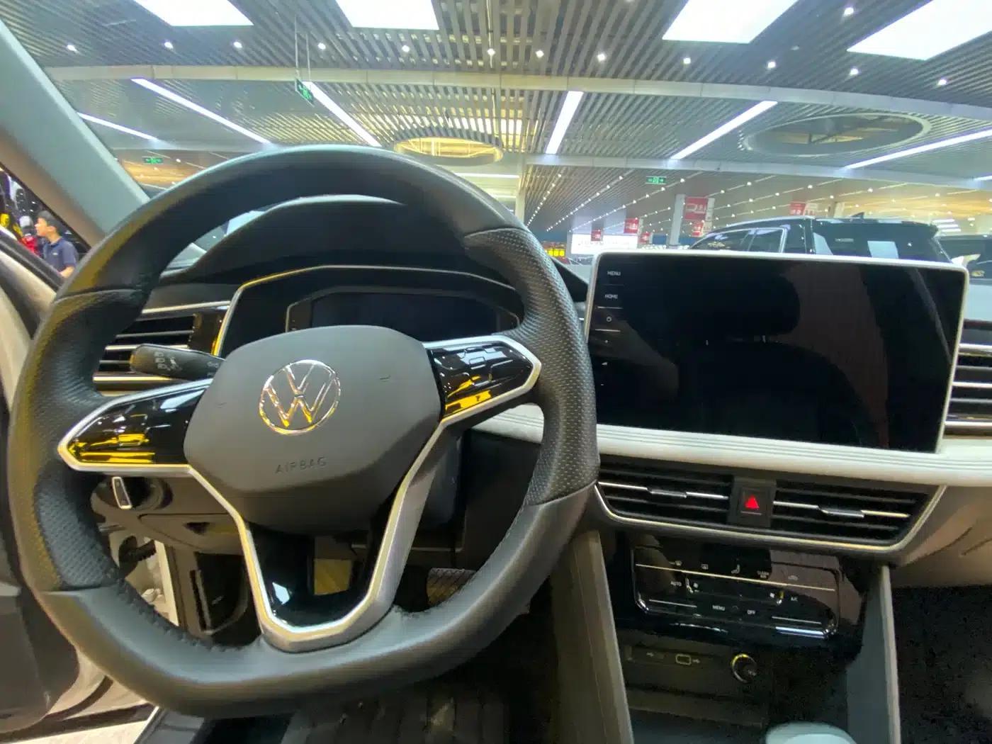 Tiguan L 2022 330TSI Automatic 2WD Smart Edition — миниатюра 12