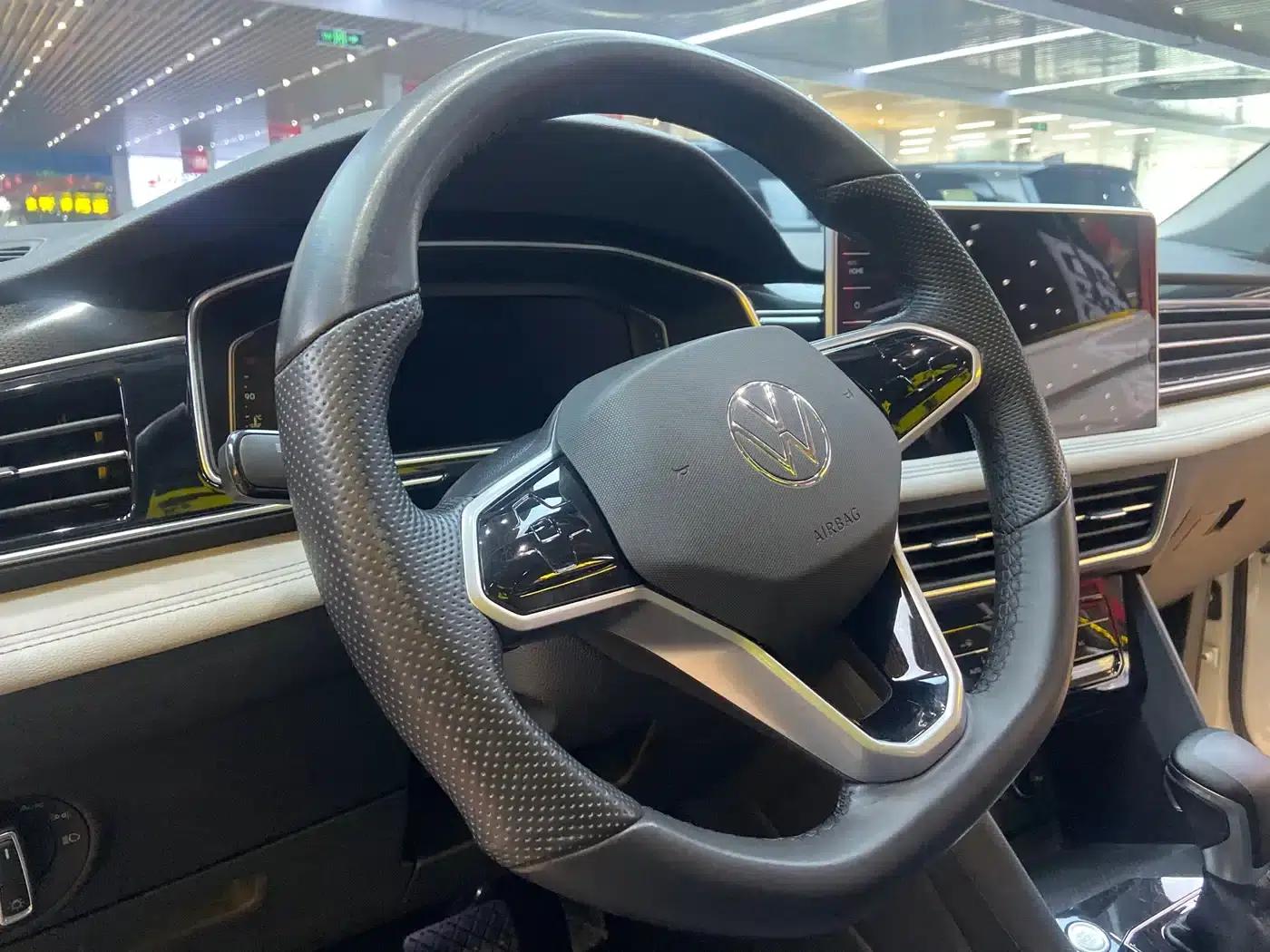 Tiguan L 2022 330TSI Automatic 2WD Smart Edition — миниатюра 13