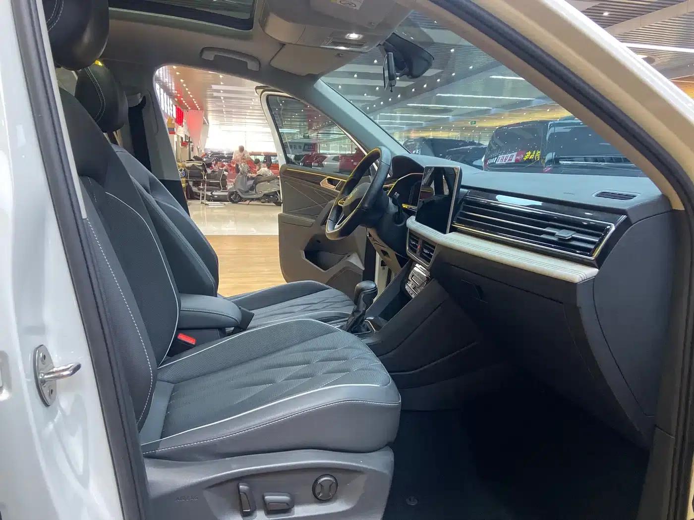 Tiguan L 2022 330TSI Automatic 2WD Smart Edition — миниатюра 6