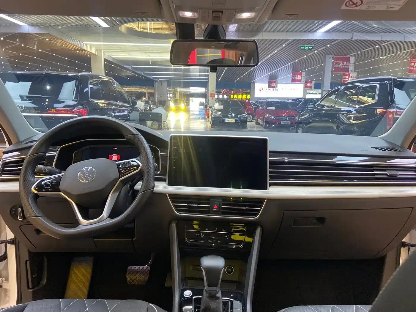Tiguan L 2022 330TSI Automatic 2WD Smart Edition — миниатюра 7