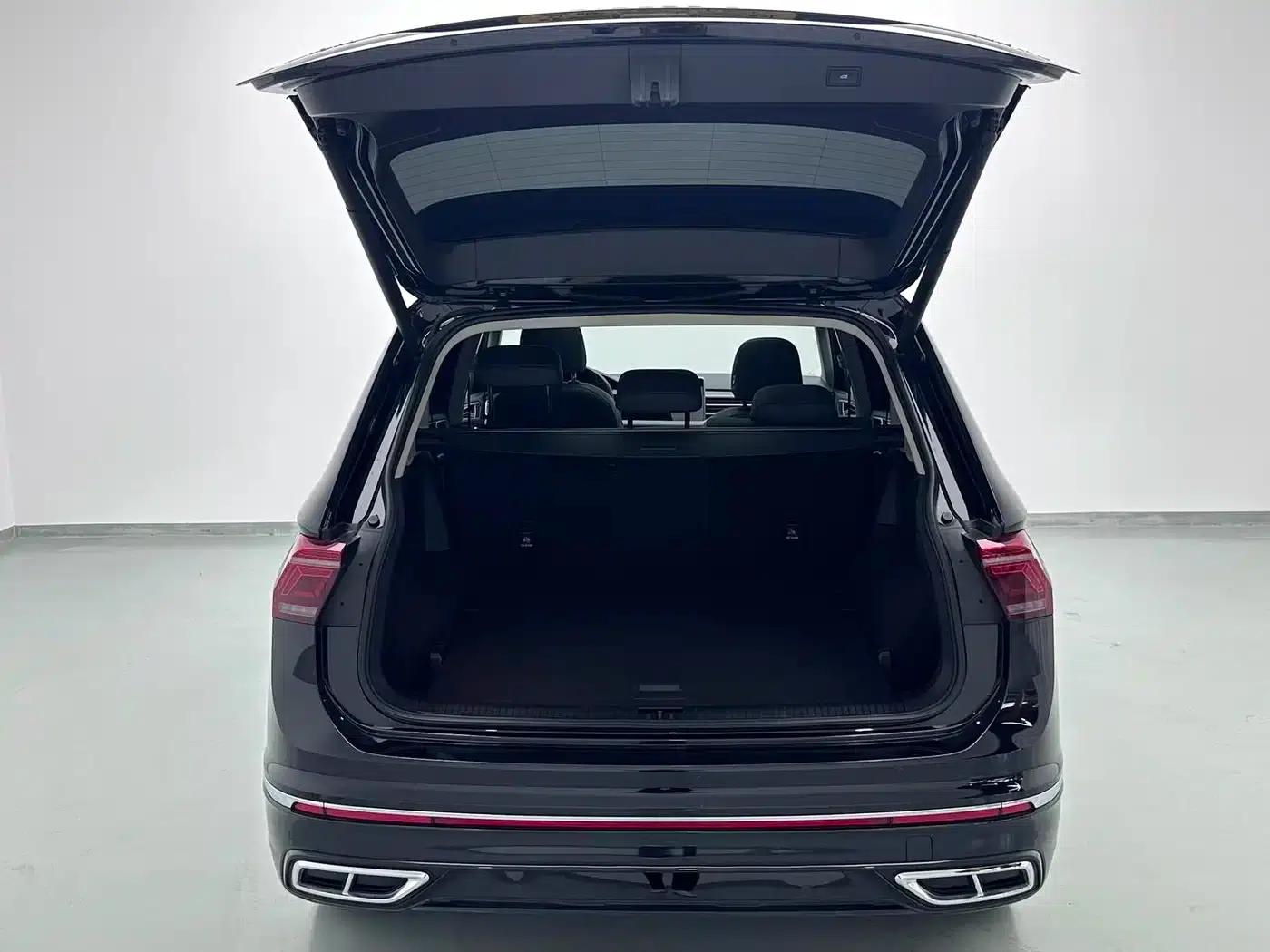 Tiguan L 2024 330TSI Automatic 2WD R-Line Premium Edition — миниатюра 13