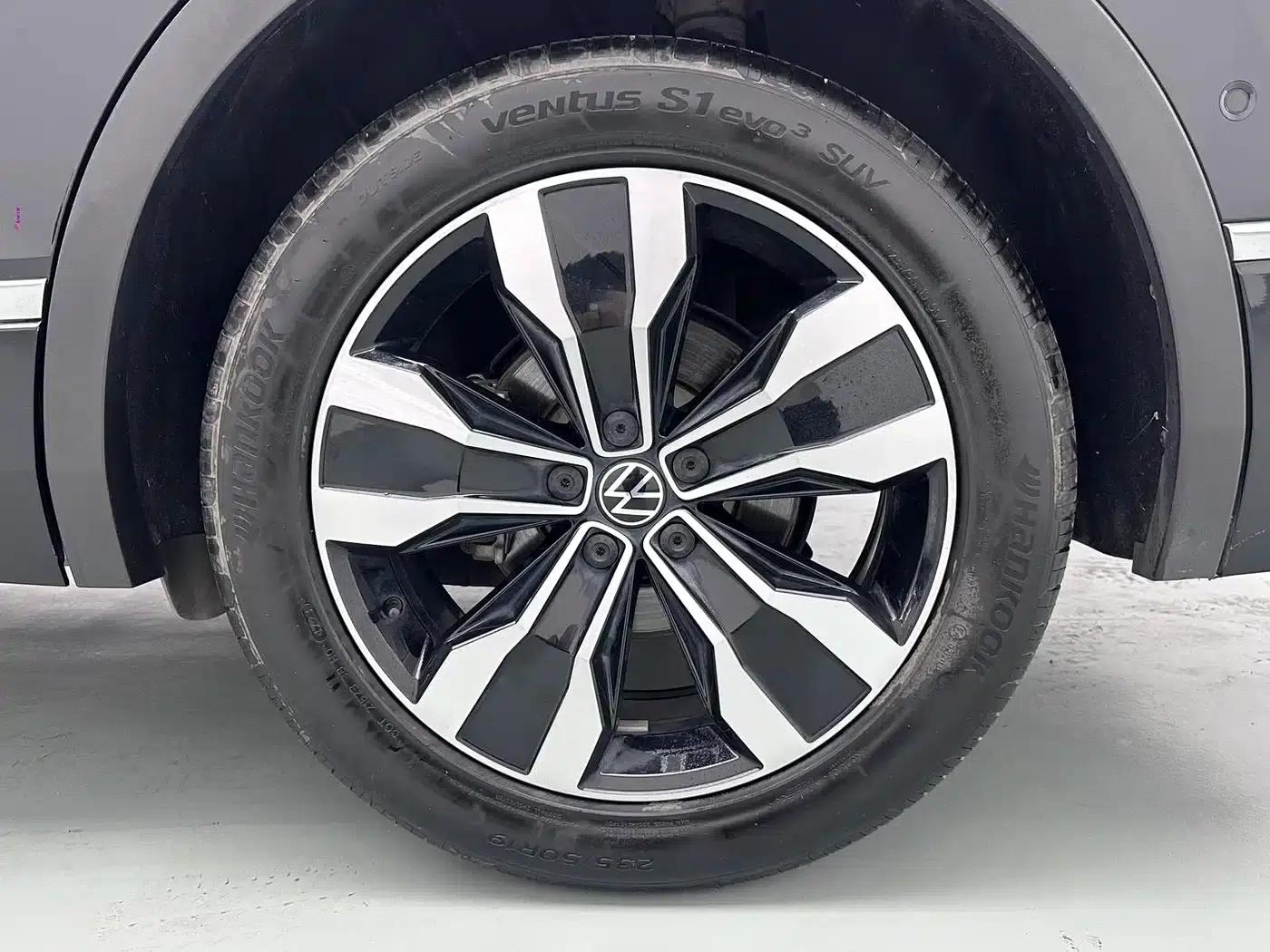 Tiguan L 2024 330TSI Automatic 2WD R-Line Premium Edition — миниатюра 16