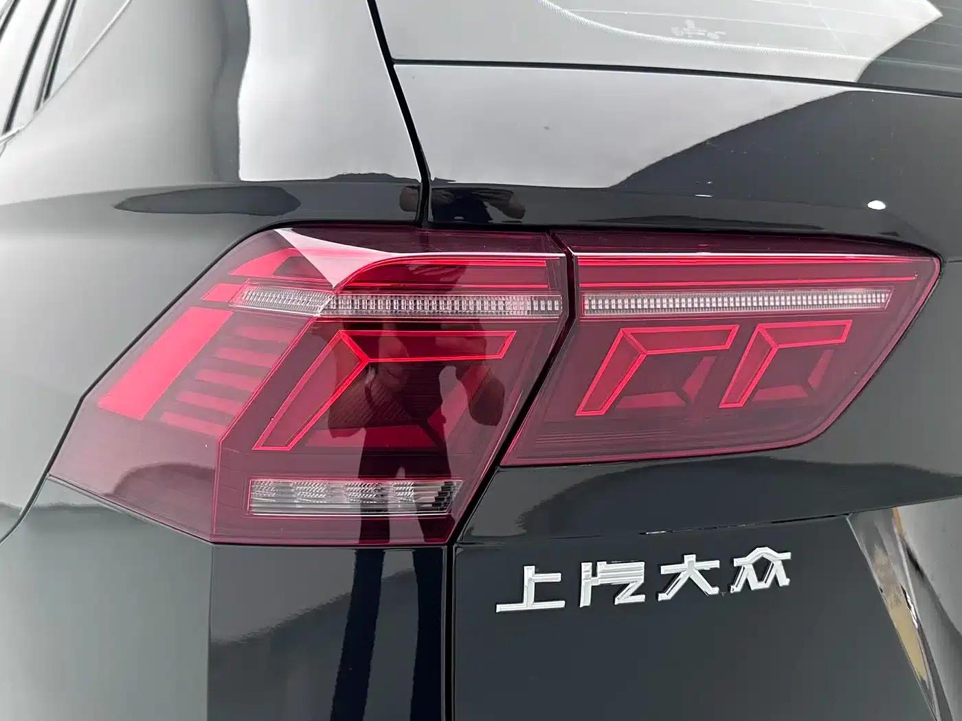 Tiguan L 2024 330TSI Automatic 2WD R-Line Premium Edition — миниатюра 17