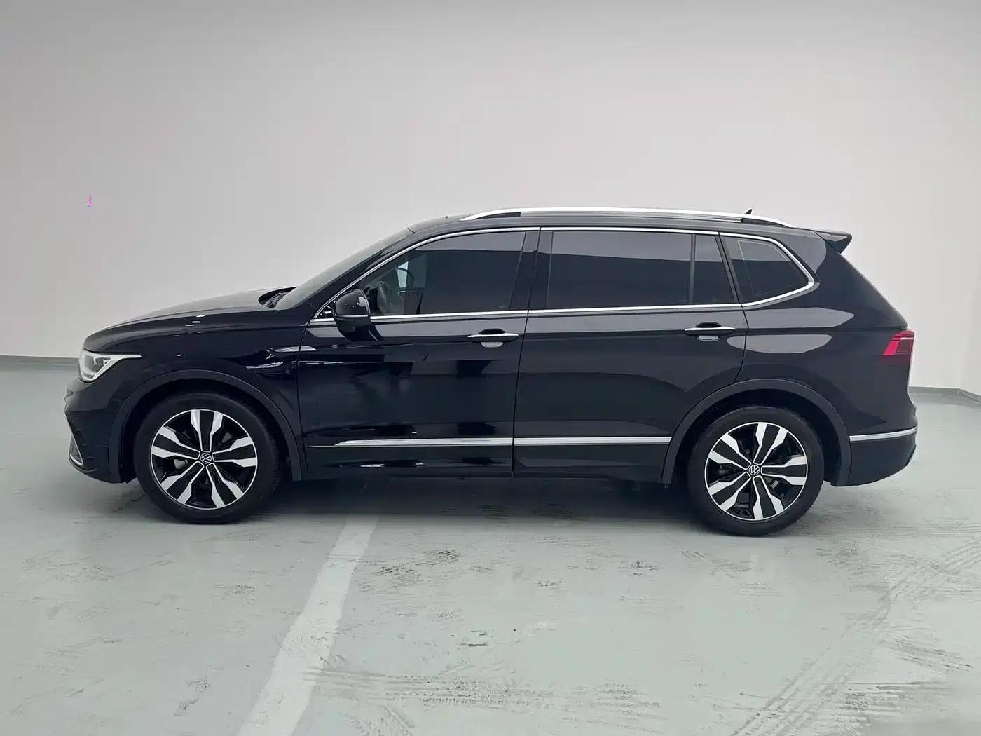 Tiguan L 2024 330TSI Automatic 2WD R-Line Premium Edition — миниатюра 6