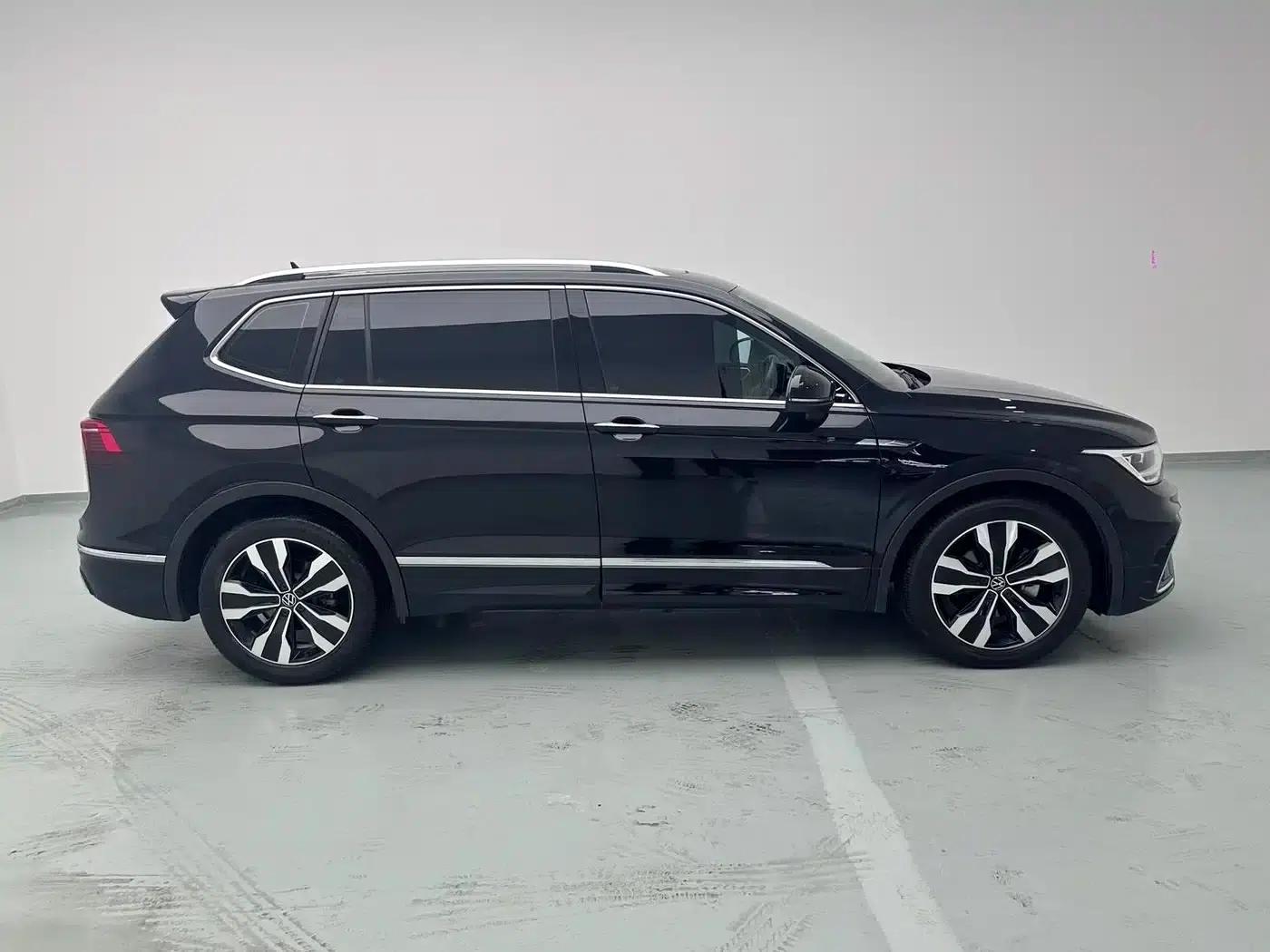 Tiguan L 2024 330TSI Automatic 2WD R-Line Premium Edition — миниатюра 7