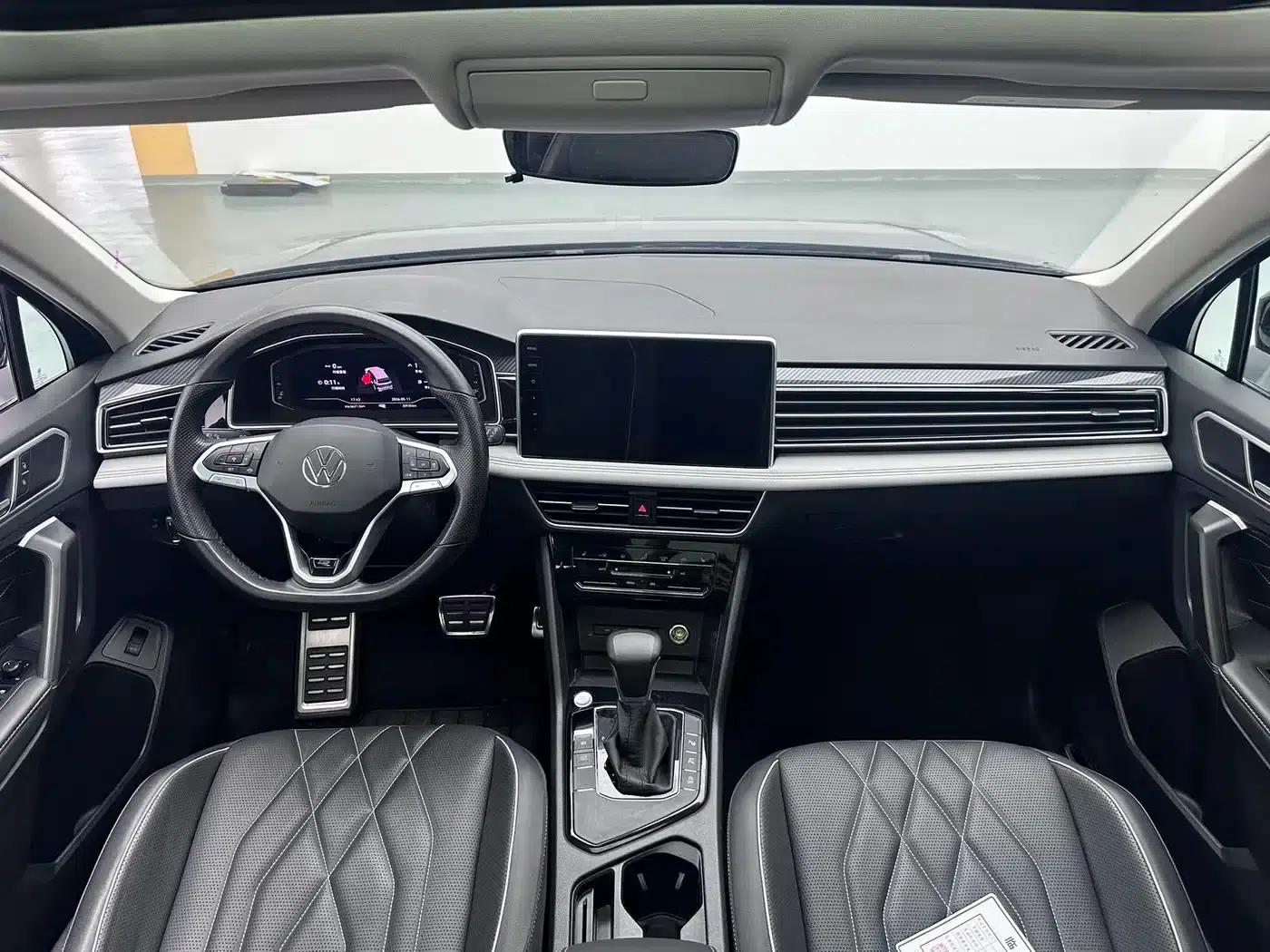Tiguan L 2024 330TSI Automatic 2WD R-Line Premium Edition — миниатюра 9