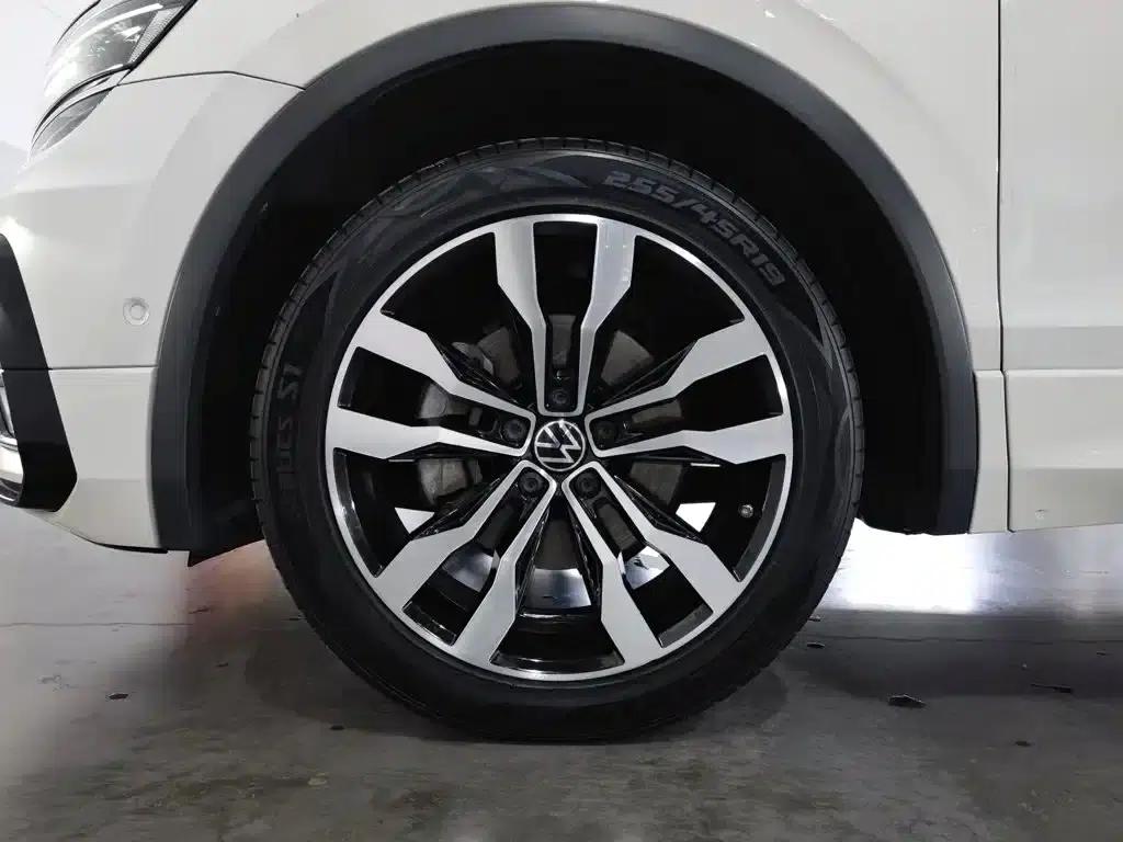 Tiguan L 2021 330TSI Automatic 2WD R-Line Flagship Edition — миниатюра 17