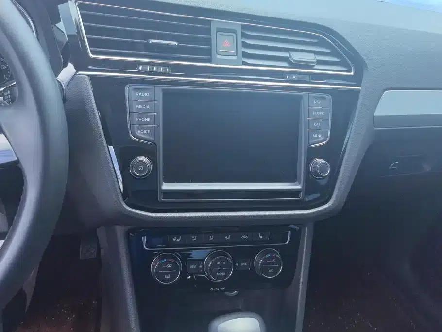 Tiguan L 2018 330TSI Automatic 2WD Luxury Edition — миниатюра 13
