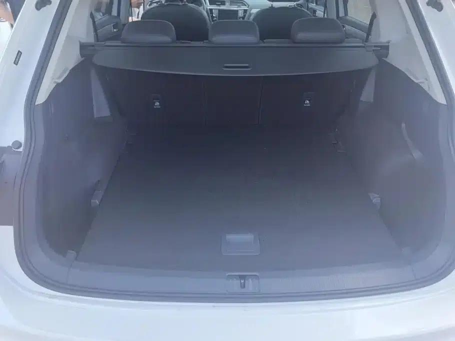 Tiguan L 2018 330TSI Automatic 2WD Luxury Edition — миниатюра 4