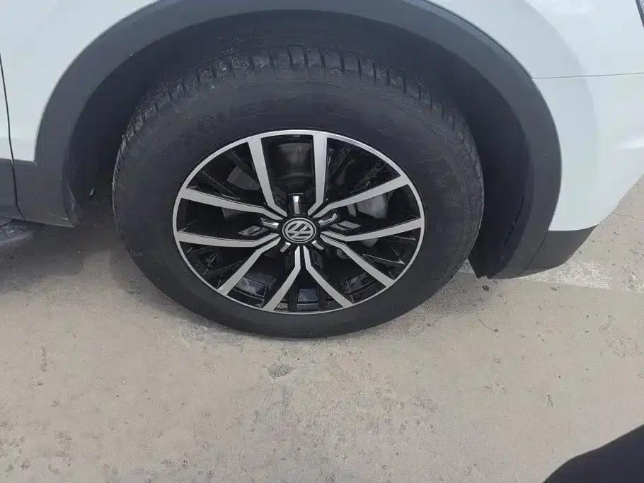 Tiguan L 2018 330TSI Automatic 2WD Luxury Edition — миниатюра 6