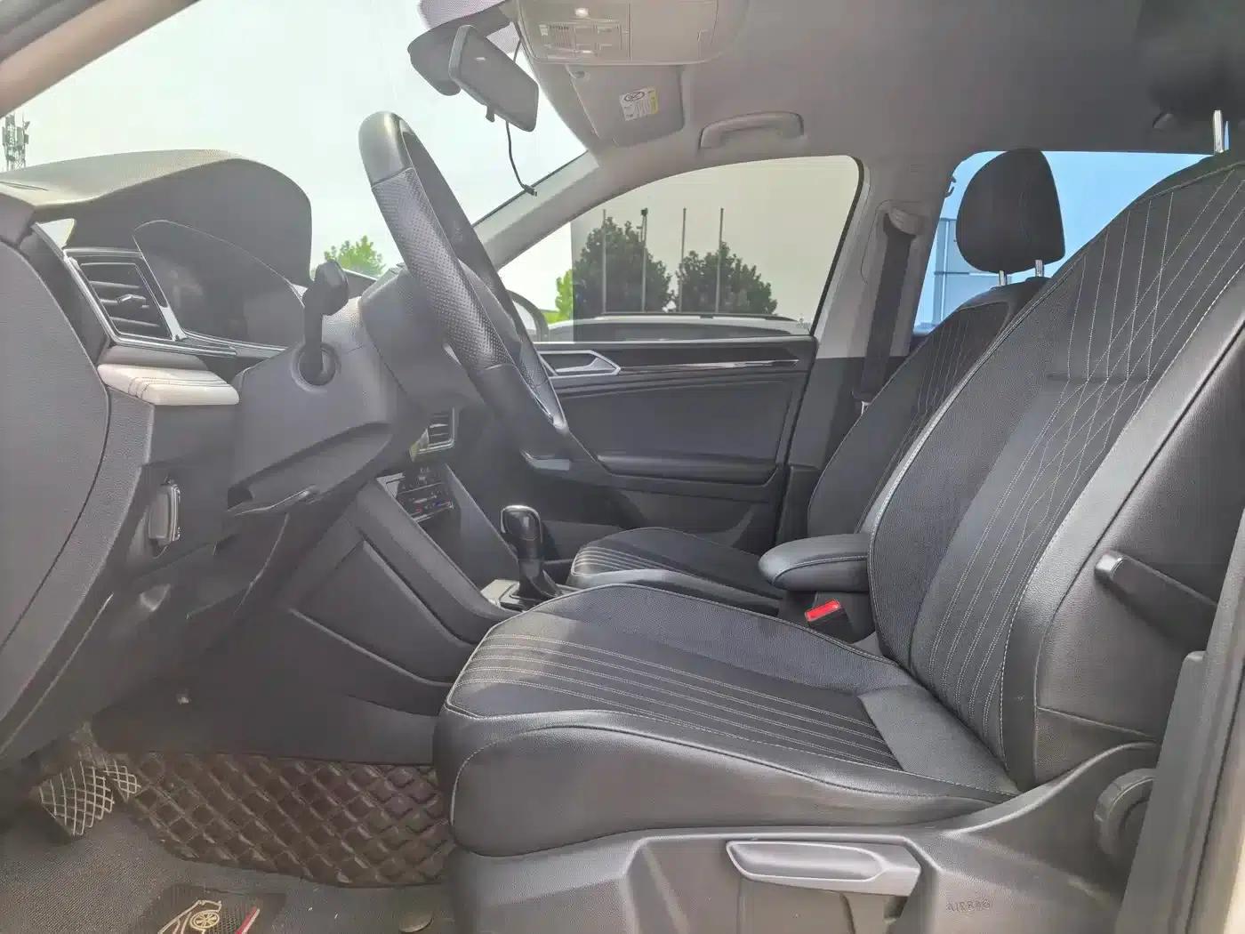 Tiguan L 2023 330TSI Automatic 2WD Comfort Edition — миниатюра 3