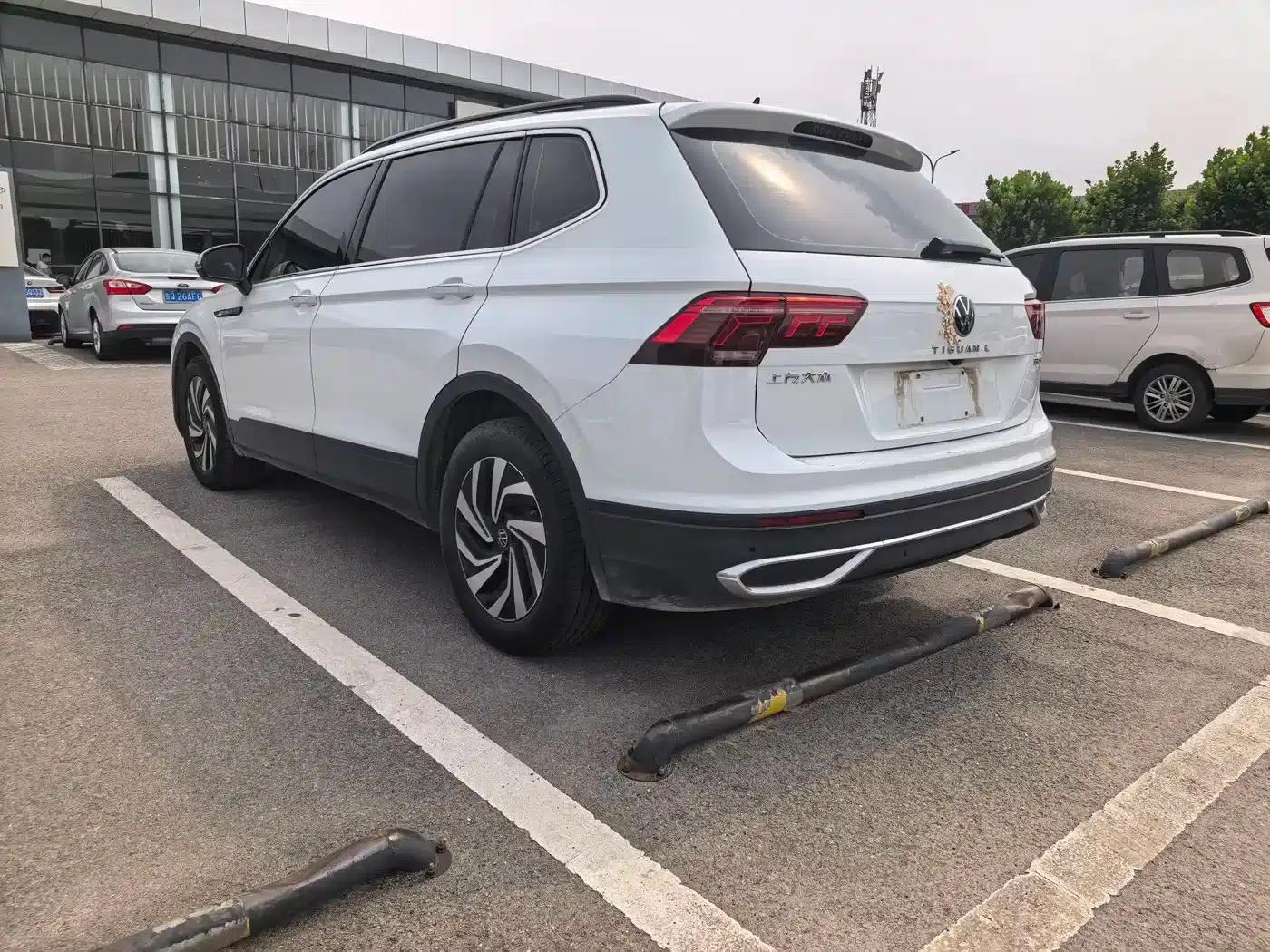 Tiguan L 2023 330TSI Automatic 2WD Comfort Edition — миниатюра 7
