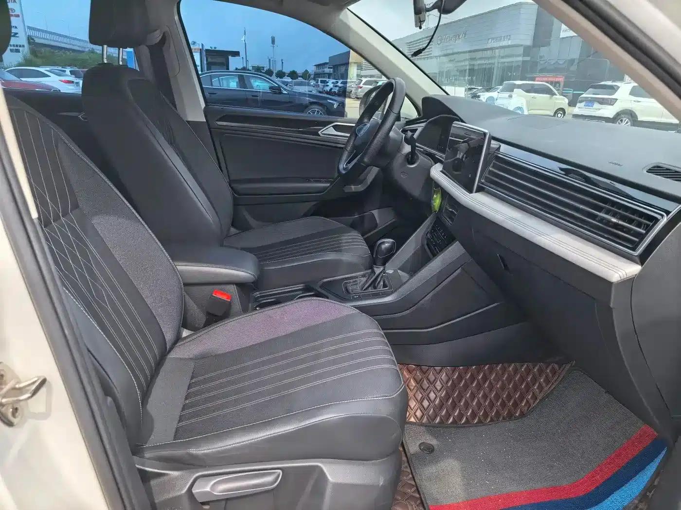 Tiguan L 2023 330TSI Automatic 2WD Comfort Edition — миниатюра 8