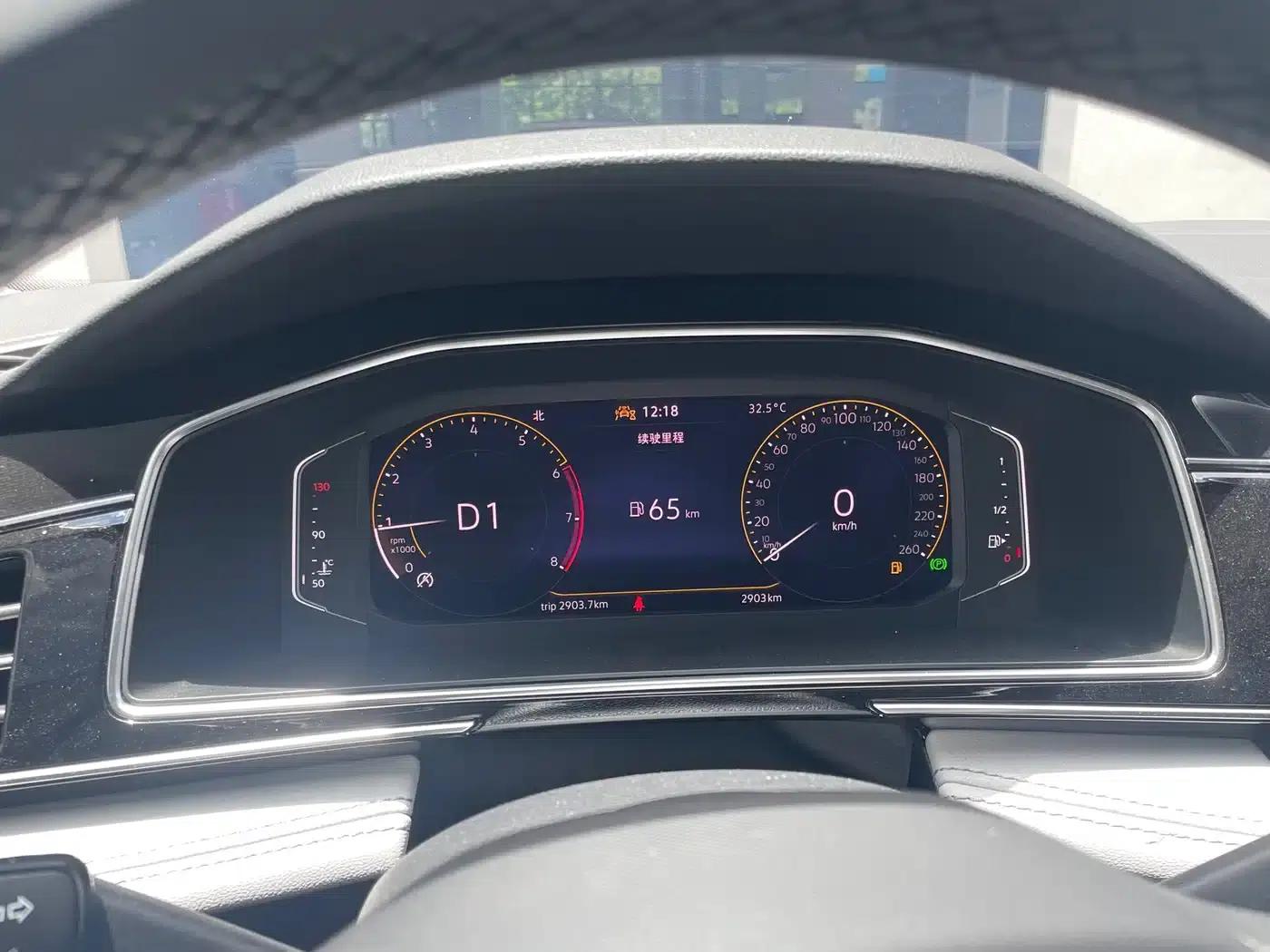 Tiguan L 2025 Outstanding Edition 300TSI Automatic 2WD Dragon Edition — миниатюра 4