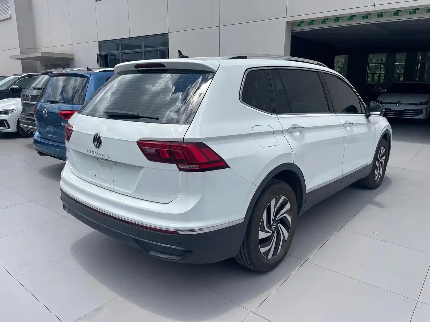 Tiguan L 2025 Outstanding Edition 300TSI Automatic 2WD Dragon Edition — миниатюра 10