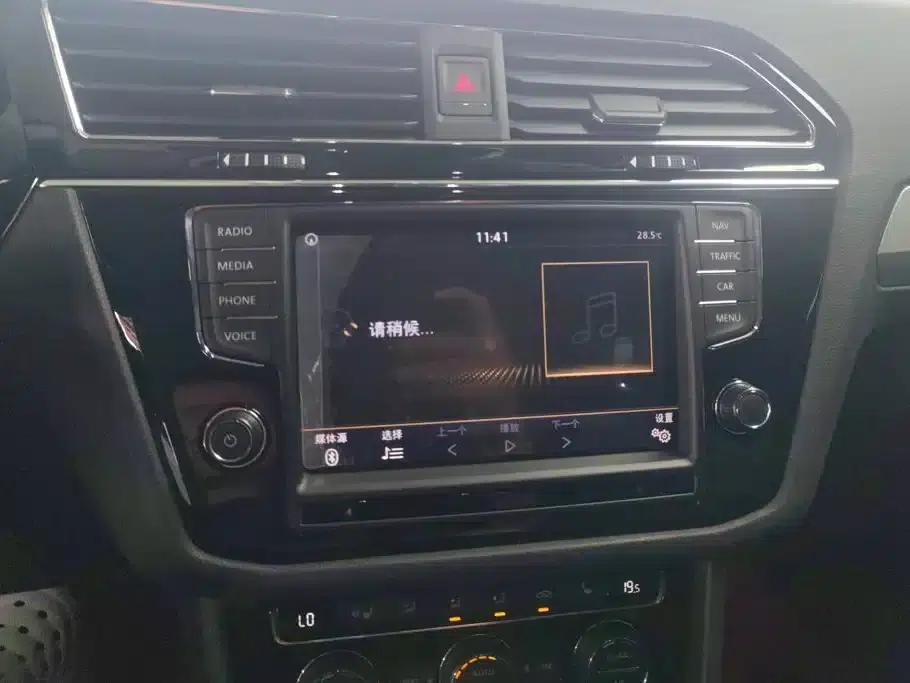 Tiguan L 2017 330TSI Automatic 2WD Luxury Edition — миниатюра 12