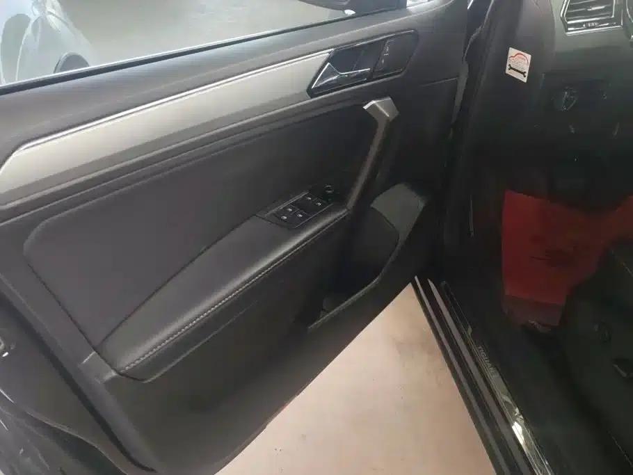 Tiguan L 2017 330TSI Automatic 2WD Luxury Edition — миниатюра 6